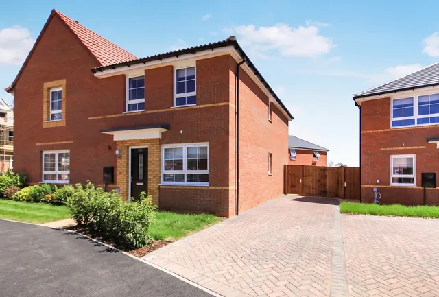 Almond Avenue, Whittlesey, PE7, photo 1