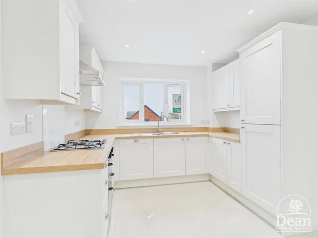 School Close, Cinderford, GL14, photo 3