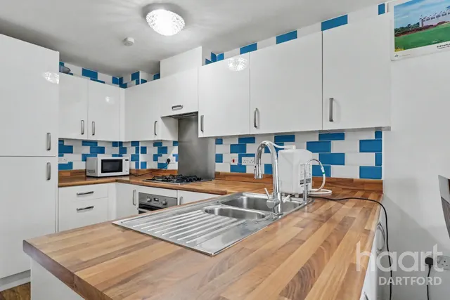 Burroughs Drive, Dartford, DA1, photo 1