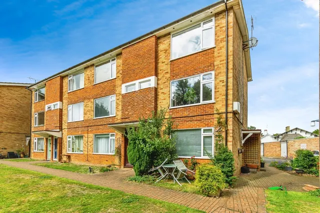 Liskeard Lodge, Tupwood Lane, Caterham, Surrey, CR3, photo 1