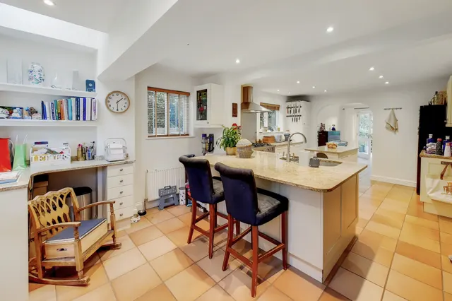Shadybrook, Beeches Drive, Slough, photo 1