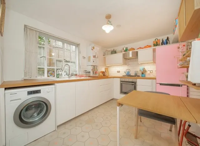 Photo 3 — Tudor Close, Belsize Park, NW3