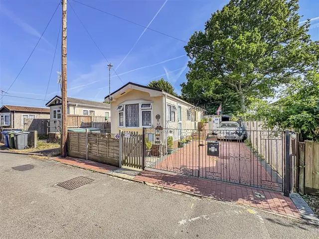 Heywood Gardens, Maidenhead, SL6 3LY, photo 1