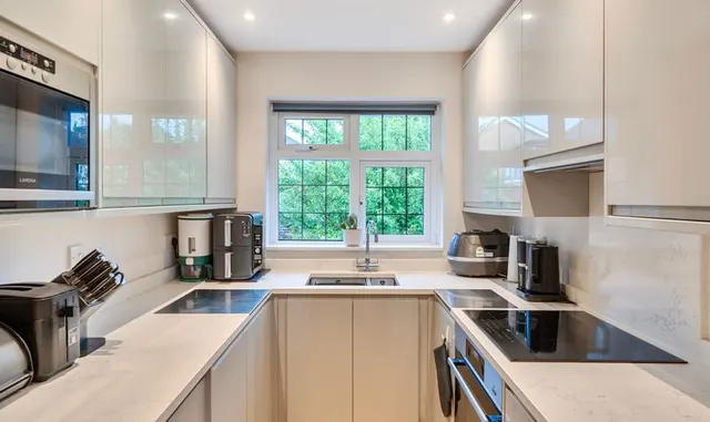 Photo 3 — West Hill, Epsom, KT19