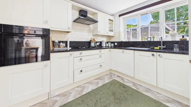 Paddington Way, Morton, photo 3