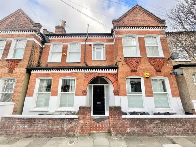 Foulser Road, London SW17 8UE, photo 1