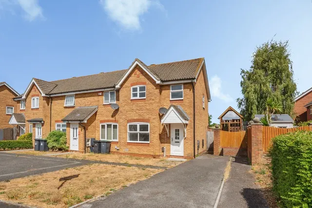 Redwood Grove, Havant, PO9, photo 1