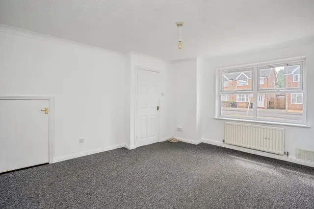 Redwood Grove, Havant, PO9, photo 3