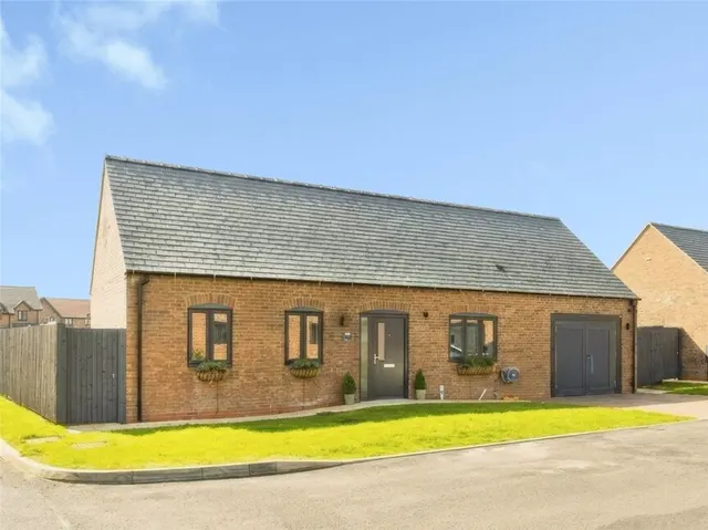 Walnut Drive, St. Martins, SY11, photo 1