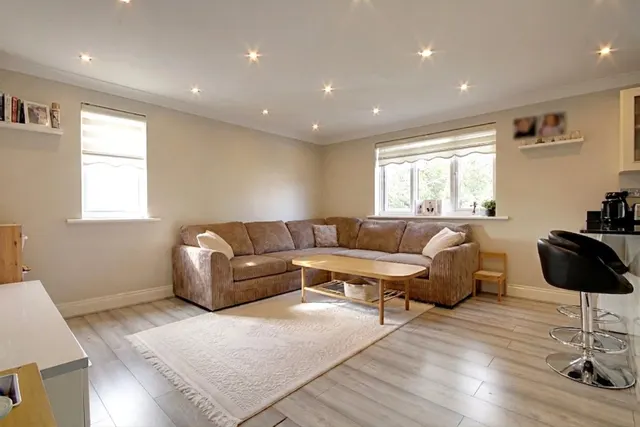 Celadon Close, photo 2