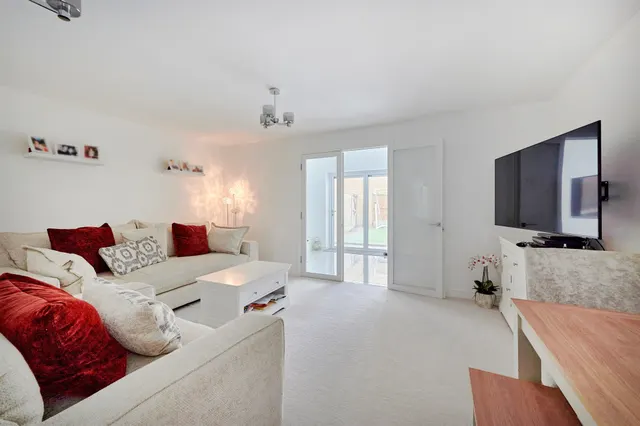 Photo 3 — Roding Drive, Little Canfield, Dunmow