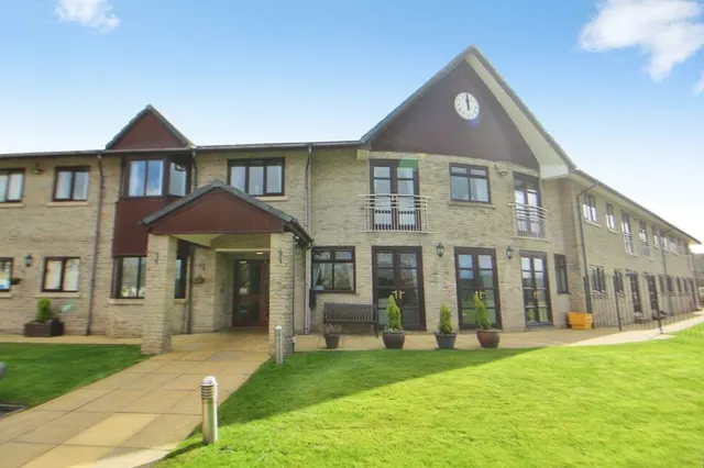 Newshaw Lane, Hadfield, Derbyshire, SK13, photo 1