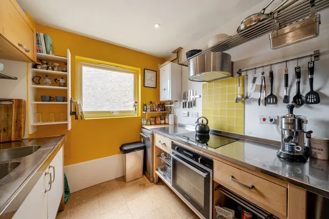 Photo 3 — Calypso Crescent, SE15