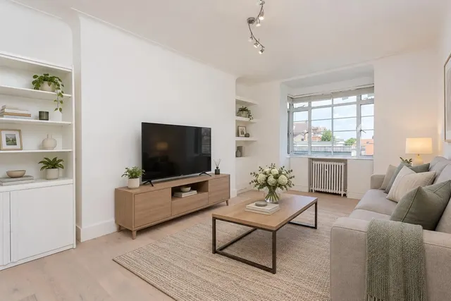 Belsize Avenue, Belsize Park, NW3, photo 1