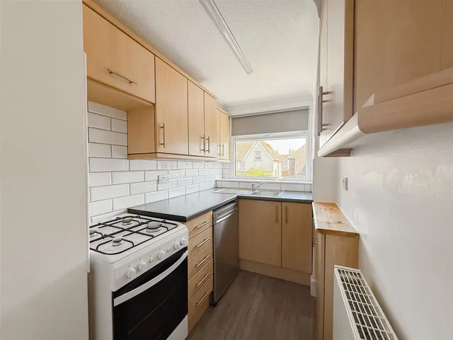 Photo 2 — Albany Road, Bexhill-On-Sea, TN40 1BY
