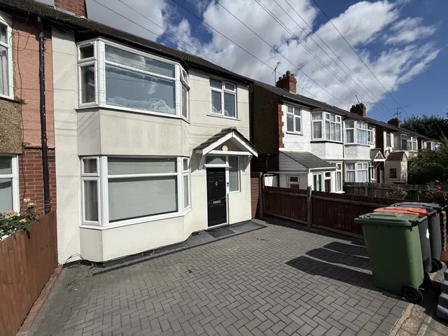 Luton Road, photo 1