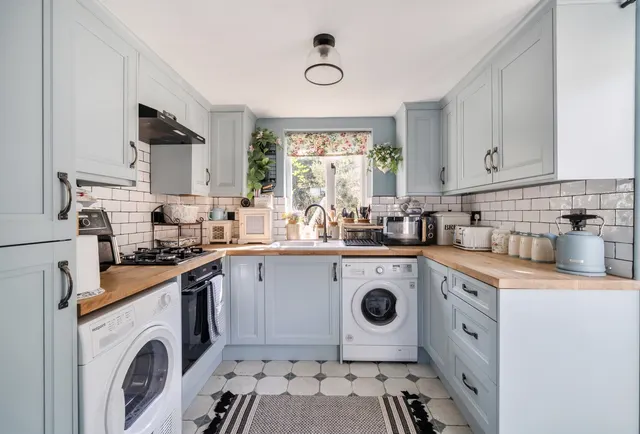 Photo 2 — Middle Hill, Gloucestershire, Chalford Hill, GL6 8BD
