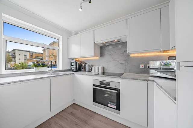 Photo 2 — Hazelbank Court, Chertsey KT16 8PE