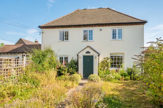 Chestnut Walk, Tangmere, PO20, photo 1