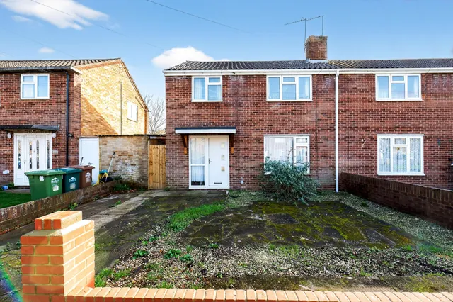 Montford Road, Sunbury-On-Thames, TW16, photo 1