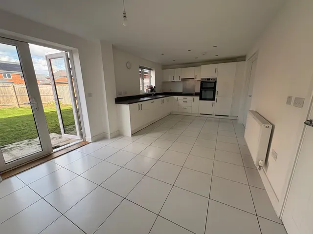 Baxter Close, Bingham, NG13, photo 2