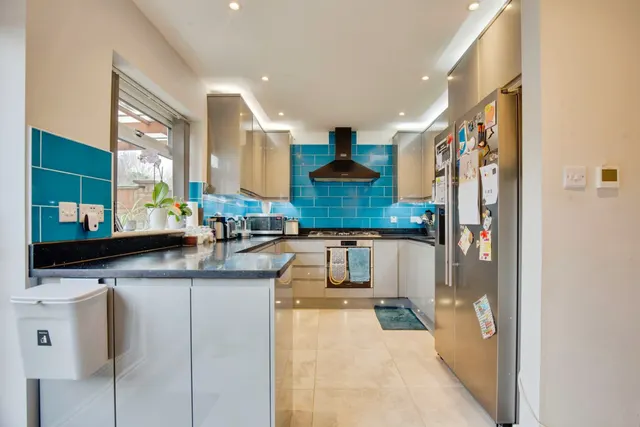 Melrose Close, Greenford, UB6, photo 3
