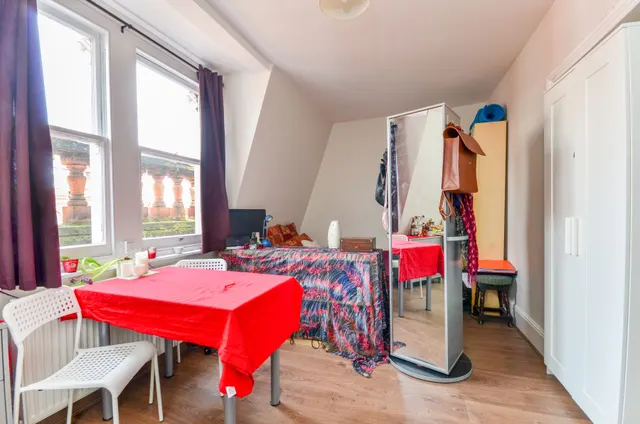 Photo 3 — Flat 3, 23a Electric Avenue, London