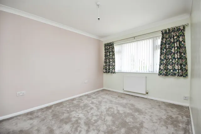 Photo 3 — Bramwoods Road, Chelmsford, Essex, CM2