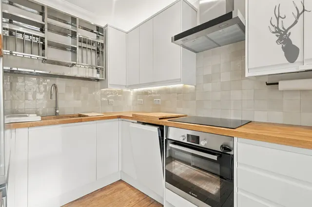 Bow Road, London, E3, photo 3