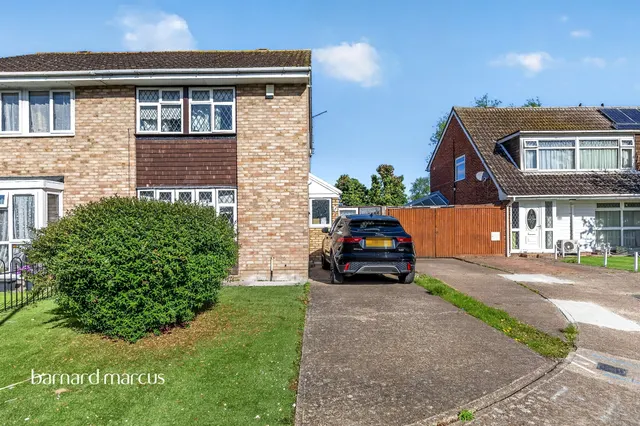 Hoylake Gardens, Mitcham, photo 1