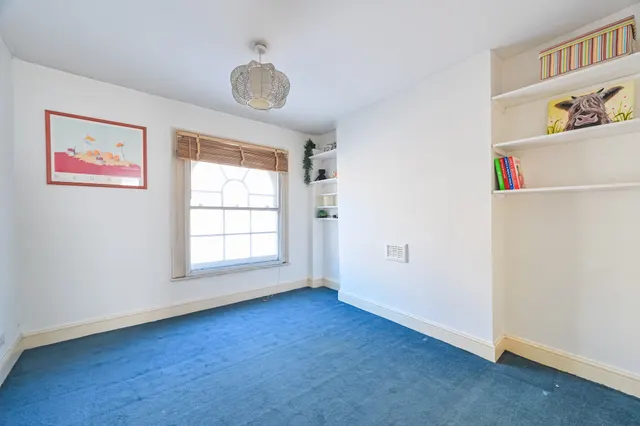 Photo 2 — 271a Liverpool Road, London