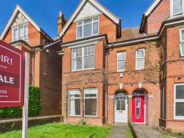 Worting Road, Basingstoke, RG21, photo 1