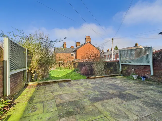 Photo 3 — Worting Road, Basingstoke, RG21