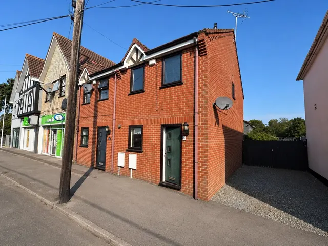 High Street, Eastchurch, ME12, photo 1