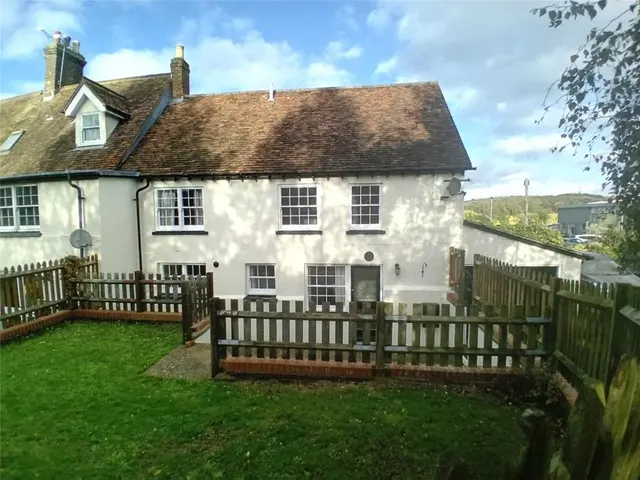 London Road, Dunstable, LU6, photo 1