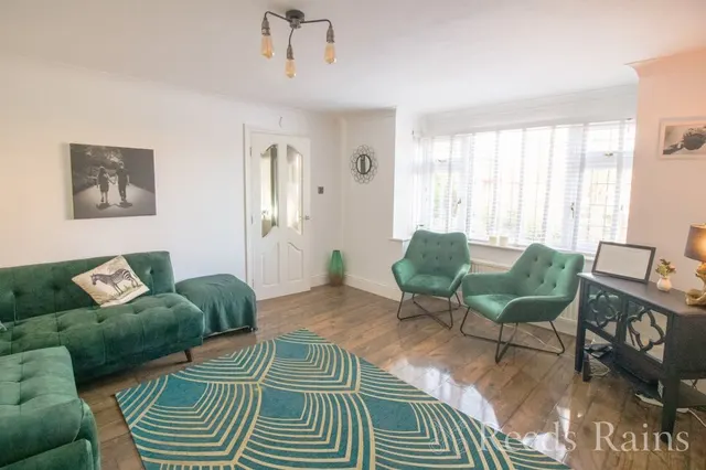 Photo 2 — Coventry Avenue, Great Sutton, Cheshire, CH66