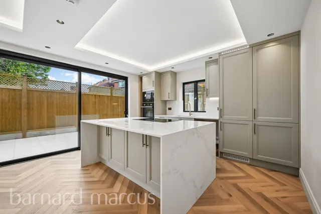 Hazlewood Avenue, Morden, SM4, photo 3