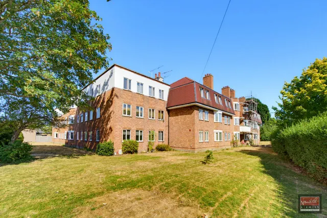 Oakhall Court, Sunbury-on-Thames, TW16, photo 1