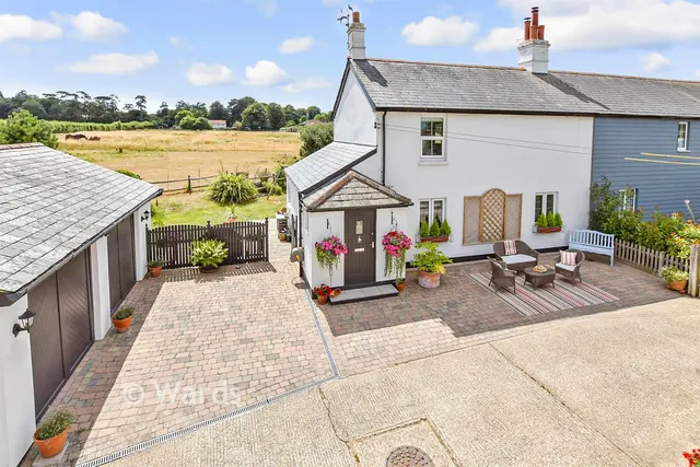 The Green, Eythorne, CT15, photo 1