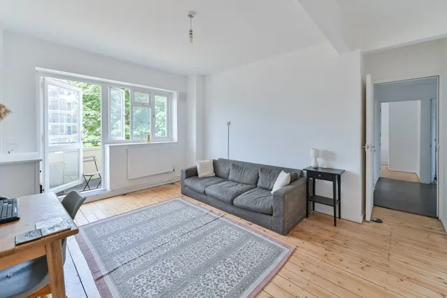 19 Elstead House, Redlands Way, London, photo 1