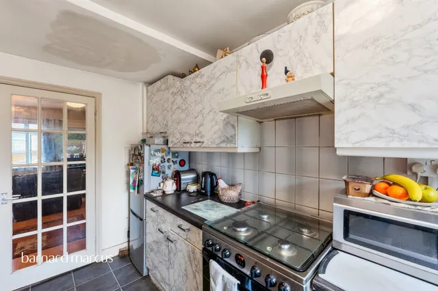 Spencer Road, Mitcham, CR4, photo 2