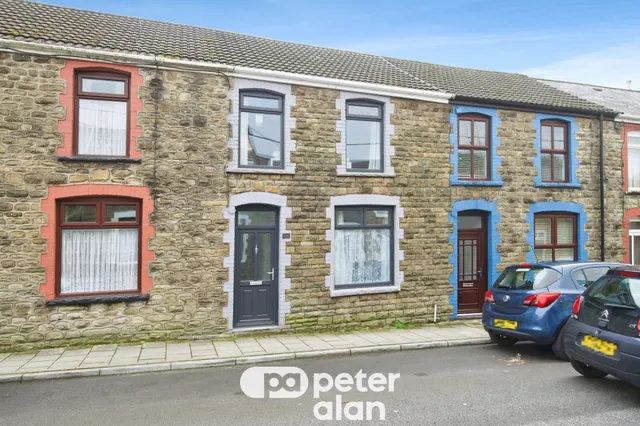 Caerau Road, Maesteg, CF34, photo 1