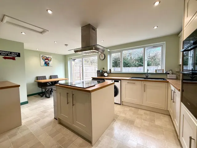 Conyers Close, Swindon, Wiltshire, SN5 6HL, photo 1