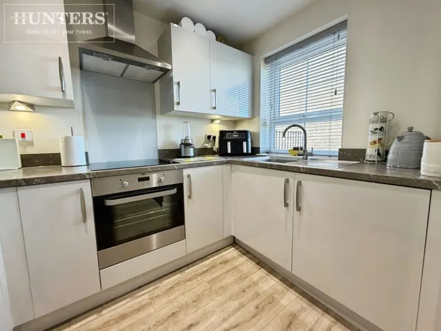 Newland Avenue, Cudworth, S72, photo 2