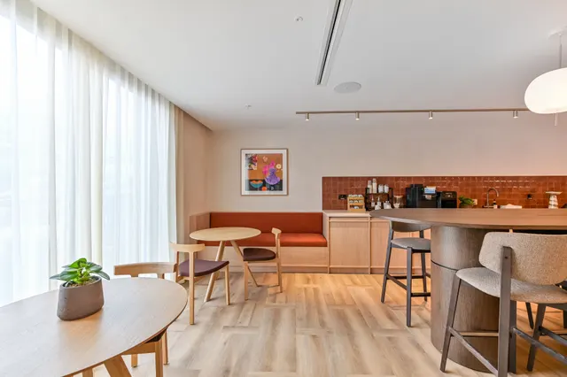 Flat 142, Marble House, Hayes, photo 1