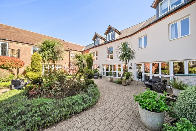 High Street, Knowle, B93, photo 2