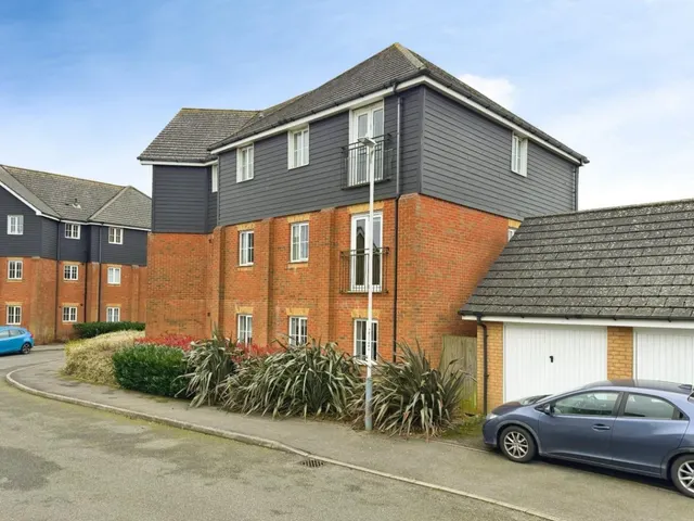 Carter Close, Hawkinge, CT18, photo 1