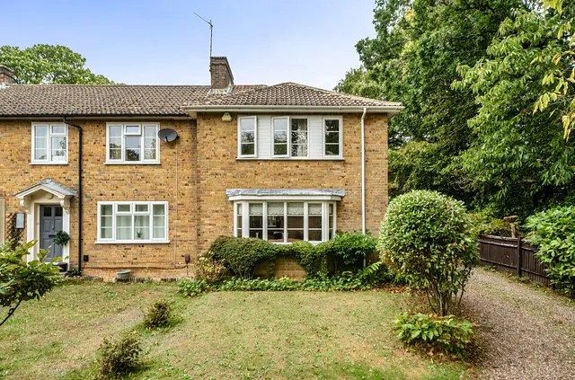 Pine Drive East, Thornhill Park, SO18, photo 1