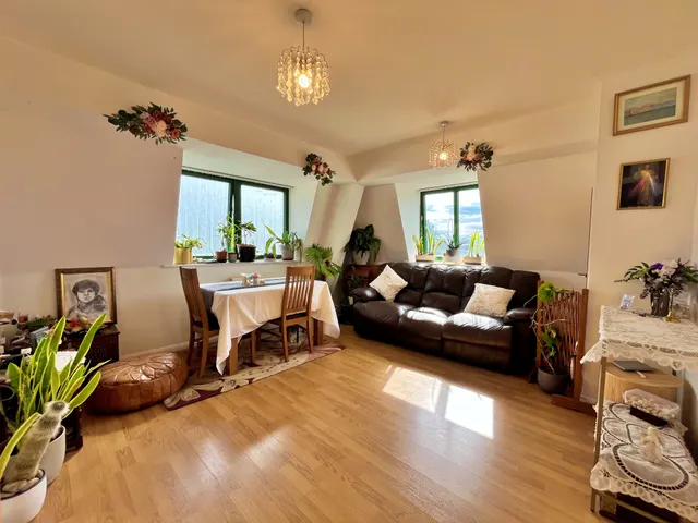 Greenford Road, Greenford, UB6, photo 2