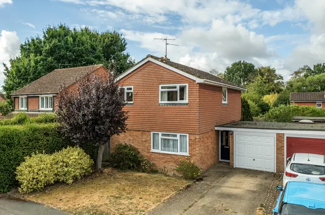 Pinecroft Road, Wokingham, RG41, photo 1